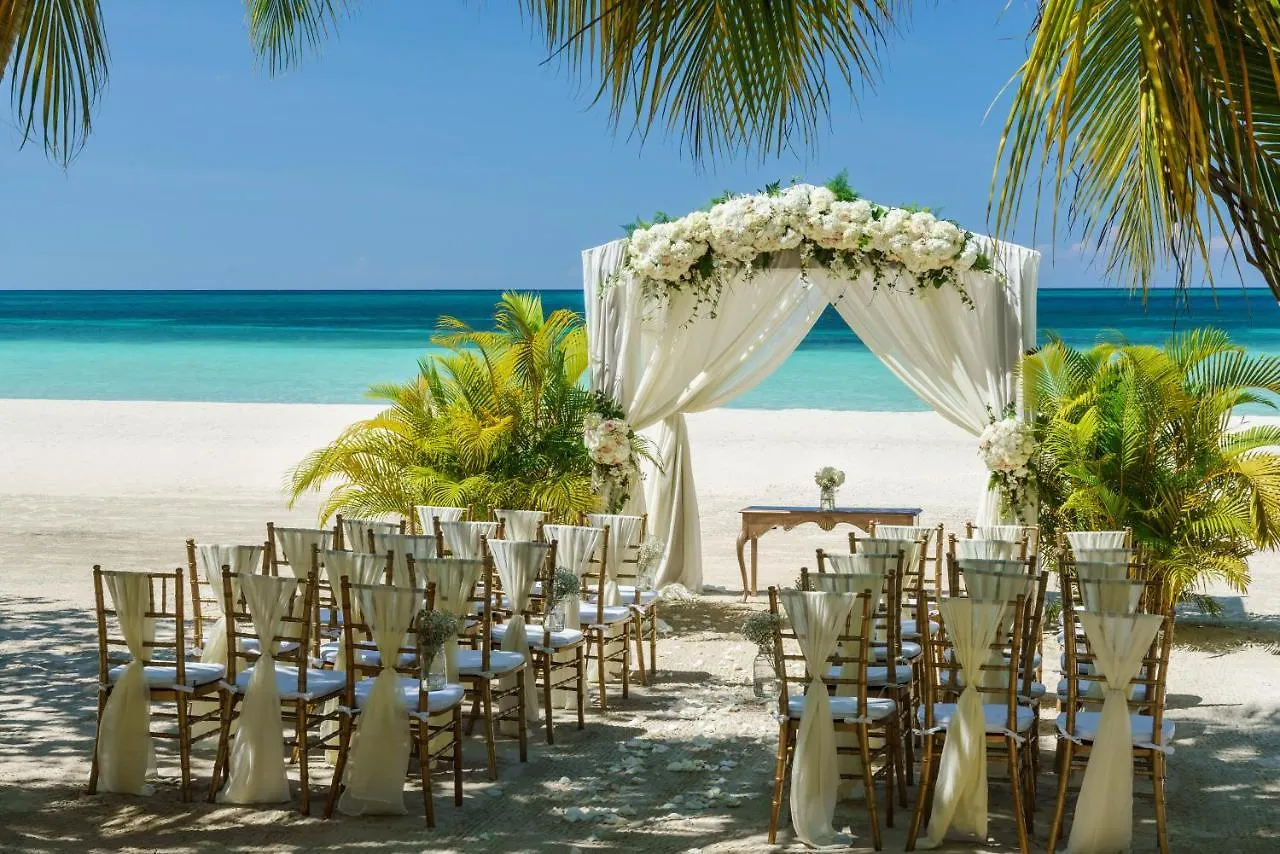 מלון נגריל Couples Swept Away (Adults Only) אתר נופש